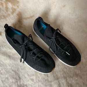 Native Keep It Lite Black and Gray Sneaker